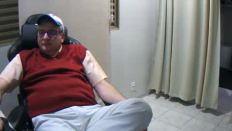 Snapshot of pattrom chatting on 07/20/26, 02:52 Patrom online show from 07/20/26, 02:52