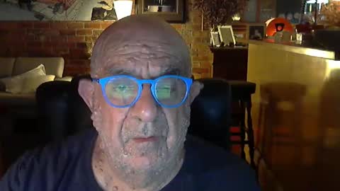 Snapshot of patvac chatting on 02/10/26, 01:15 patvac online show from 02/10/26, 01:15