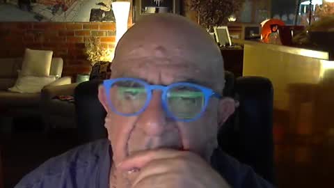 Snapshot of patvac chatting on 02/14/26, 02:25 patvac online show from 02/14/26, 02:25