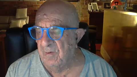 Snapshot of patvac chatting on 02/25/26, 01:43 patvac online show from 02/25/26, 01:43