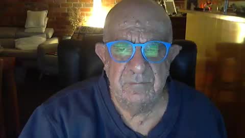 Snapshot of patvac chatting on 05/10/26, 02:44 patvac online show from 05/10/26, 02:44