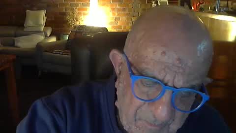Snapshot of patvac chatting on 05/11/26, 02:12 patvac online show from 05/11/26, 02:12