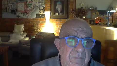 Snapshot of patvac chatting on 05/15/26, 02:57 patvac online show from 05/15/26, 02:57