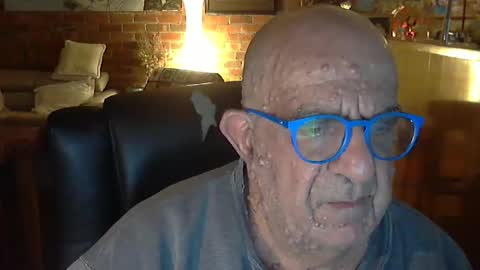 Snapshot of patvac chatting on 05/23/26, 02:43 patvac online show from 05/23/26, 02:43