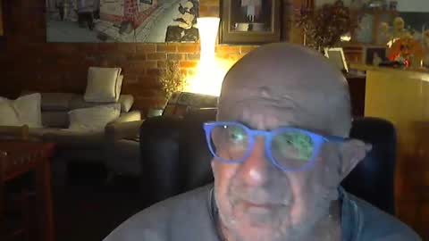 Snapshot of patvac chatting on 06/09/26, 02:17 patvac online show from 06/09/26, 02:17