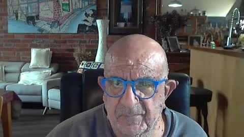Snapshot of patvac chatting on 06/15/26, 01:19 patvac online show from 06/15/26, 01:19