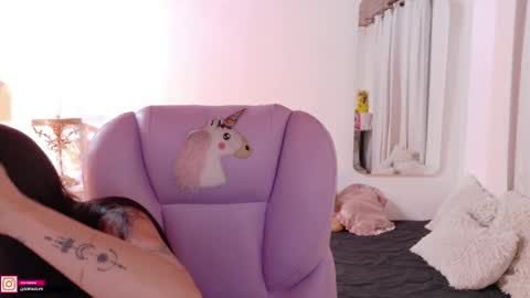 Sofa online show from 04/24/26, 04:48