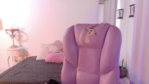 Snapshot of pau_cute chatting on 05/07/26, 08:47 Sofa online show from 05/07/26, 08:47