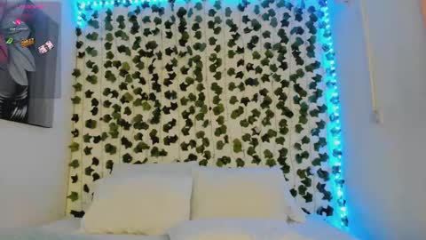 Snapshot of pau_delima__ chatting on 09/11/25, 02:11 paulina online show from 09/11/25, 02:11