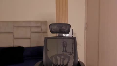 Snapshot of paul_roger chatting on 01/28/25, 12:57 PAUL ROGER online show from 01/28/25, 12:57