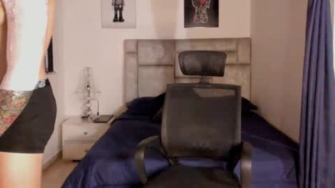 PAUL ROGER online show from 10/29/25, 06:37