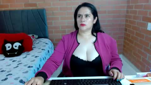 Snapshot of paula__117 chatting on 07/08/26, 07:18 paula__117 online show from 07/08/26, 07:18