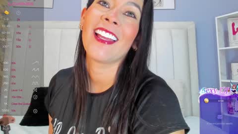 Snapshot of paula_brown18 chatting on 01/26/25, 01:15 Pau online show from 01/26/25, 01:15