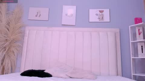 Snapshot of paula_brown18 chatting on 10/24/25, 07:43 Pau online show from 10/24/25, 07:43