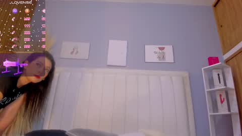 Snapshot of paula_brown18 chatting on 11/10/25, 07:57 Pau online show from 11/10/25, 07:57