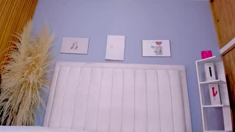 Snapshot of paula_brown18 chatting on 11/12/25, 07:24 Pau online show from 11/12/25, 07:24