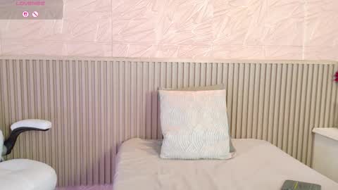 PAULA CRUZ online show from 10/10/25, 07:35