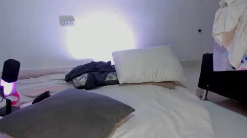 Snapshot of paula_perez07 chatting on 02/25/25, 04:03 Paula perez - online show from 02/25/25, 04:03