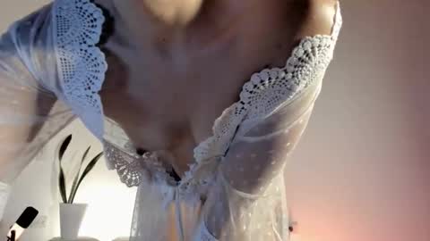 Snapshot of paula_perez07 chatting on 10/04/25, 04:10 Paula perez - online show from 10/04/25, 04:10