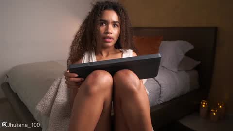 Snapshot of paulacora100 chatting on 01/10/25, 04:01 Paula online show from 01/10/25, 04:01