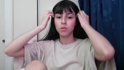 Snapshot of paulainblue chatting on 12/03/24, 04:14 online show from 12/03/24, 04:14