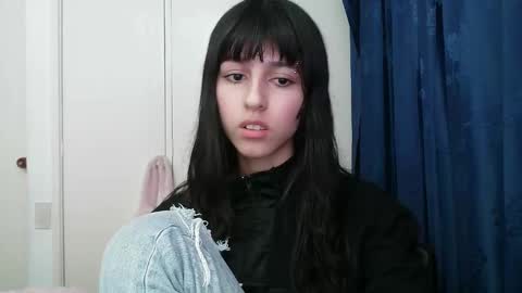 Snapshot of paulainblue chatting on 12/04/24, 12:52 online show from 12/04/24, 12:52