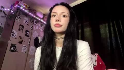 Snapshot of pauleneschaaf chatting on 07/27/26, 06:20 Mia online show from 07/27/26, 06:20