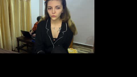 Isla  Chase online show from 12/12/24, 05:48