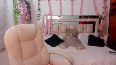 paulha_miller online show from 09/12/25, 12:05