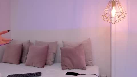 Paulina online show from 12/17/25, 10:05