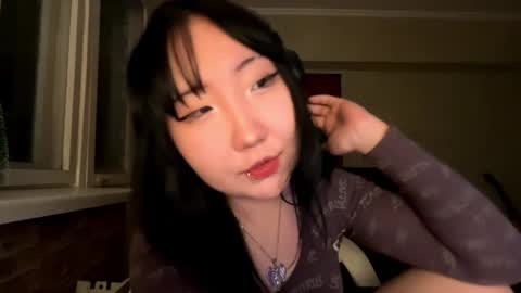 Snapshot of paulinaokutsu chatting on 02/20/26, 02:39 Yuna online show from 02/20/26, 02:39