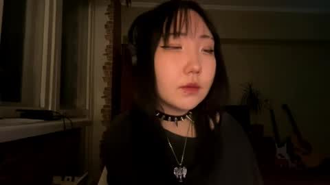 Snapshot of paulinaokutsu chatting on 02/23/26, 02:25 Yuna online show from 02/23/26, 02:25