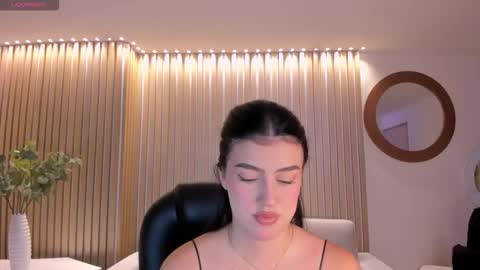 Snapshot of paulinasantosx chatting on 10/19/25, 05:02 Paulina Santos online show from 10/19/25, 05:02