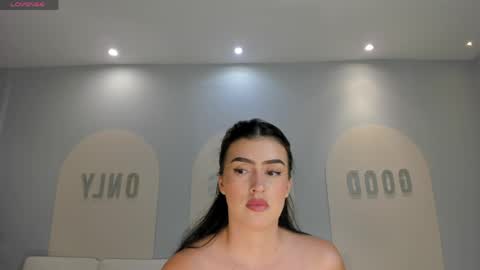 Paulina Santos  online show from 04/22/26, 07:15