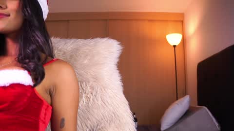 pauline_7 online show from 12/24/24, 10:22