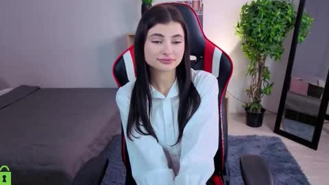 Snapshot of pauline_flo chatting on 11/14/25, 07:34 Pauline online show from 11/14/25, 07:34