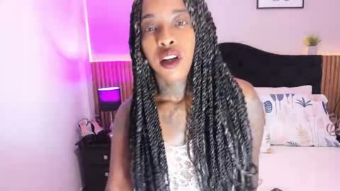 Pauline online show from 04/12/26, 01:21