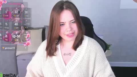 Snapshot of pauline_moore chatting on 10/14/25, 09:21 Erica online show from 10/14/25, 09:21