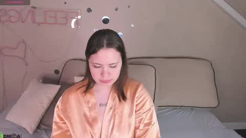 Snapshot of pauline_moore chatting on 10/18/25, 01:08 Erica online show from 10/18/25, 01:08