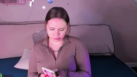 Snapshot of pauline_moore chatting on 10/19/25, 10:05 Erica online show from 10/19/25, 10:05