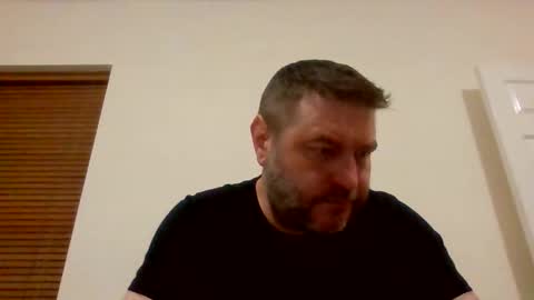 Snapshot of pauljr85 chatting on 05/19/26, 01:00 pauljr85 online show from 05/19/26, 01:00