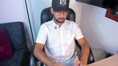 Snapshot of paulodasilva_ chatting on 04/17/26, 12:30 Paulo Da Silva online show from 04/17/26, 12:30