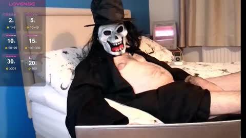 Snapshot of paulyandrew chatting on 10/31/25, 09:27 paulyandrew online show from 10/31/25, 09:27