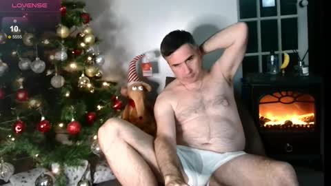 Snapshot of paulyandrew chatting on 12/17/25, 09:43 paulyandrew online show from 12/17/25, 09:43