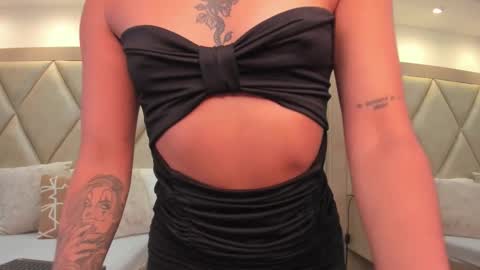 Snapshot of pauvega_ chatting on 09/19/25, 12:17 Pau online show from 09/19/25, 12:17