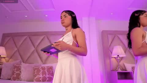 Snapshot of pauvega_ chatting on 11/30/25, 12:53 Pau online show from 11/30/25, 12:53