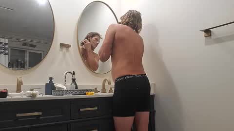 Pavone splash online show from 12/01/25, 01:43