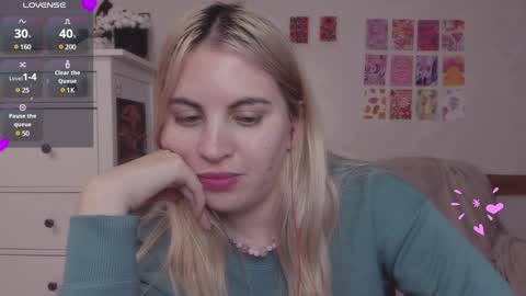 Snapshot of pawwsup1 chatting on 12/17/24, 12:54 Allisses online show from 12/17/24, 12:54