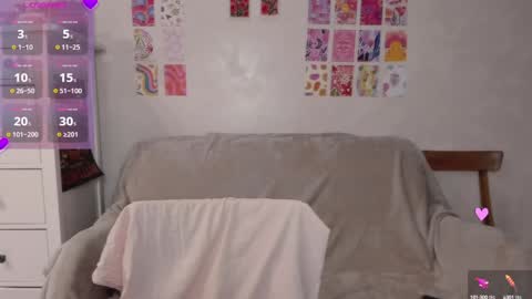 Snapshot of pawwsup1 chatting on 12/19/24, 09:06 Allisses online show from 12/19/24, 09:06