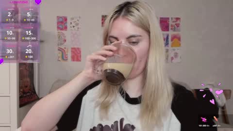 Snapshot of pawwsup1 chatting on 12/27/24, 03:48 Allisses online show from 12/27/24, 03:48